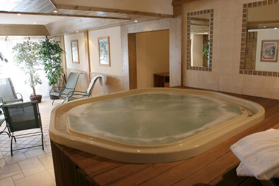 The Jacuzzi - Le Hameau de la Sapiniere - Les Menuires - France