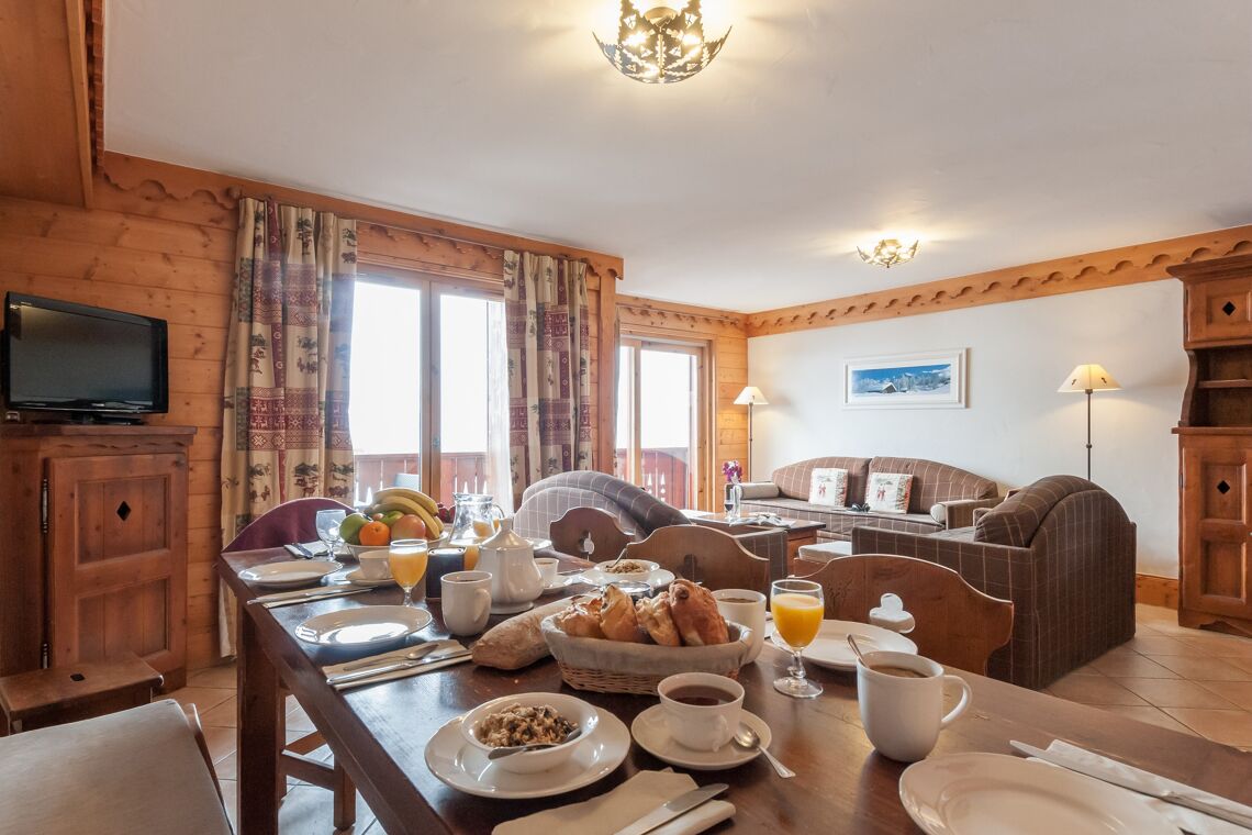 Breakfast Table Les Fermes de Meribel