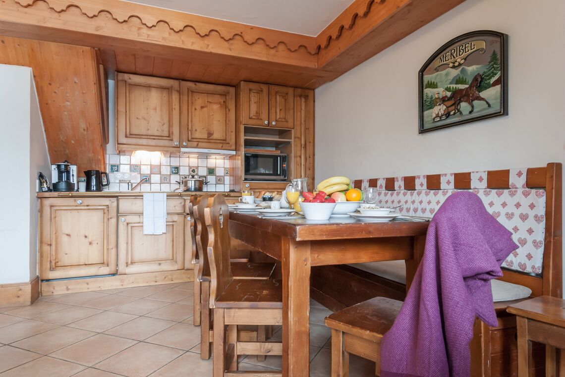 Kitchen Dining Les Fermes de Meribel
