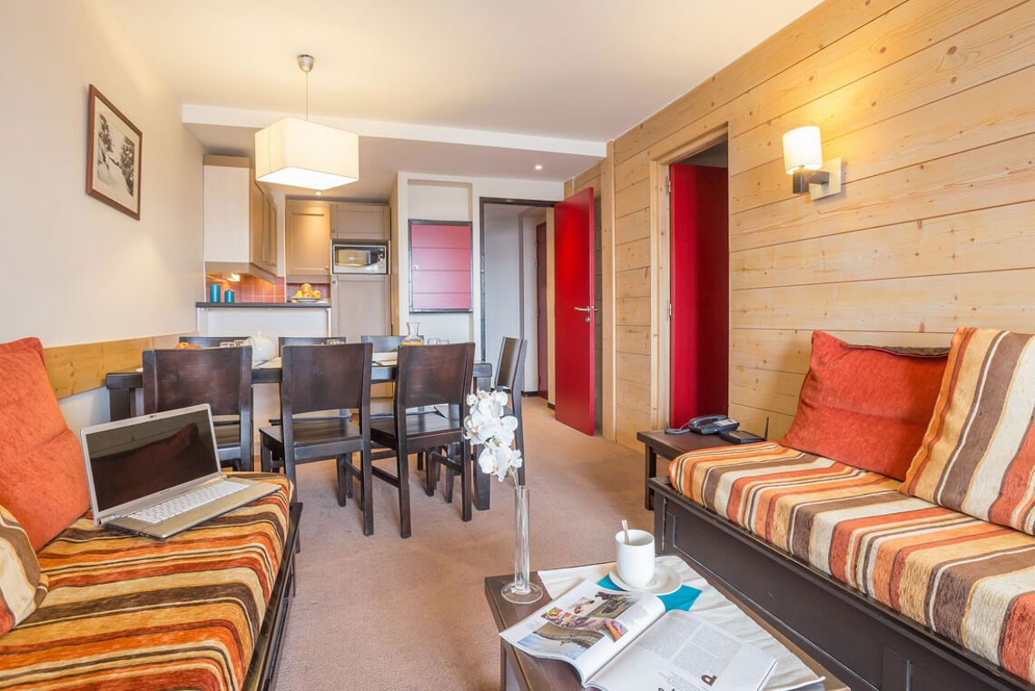 Dining Area and Living Room - Le Tikal - Pierre & Vacances - Val Thorens