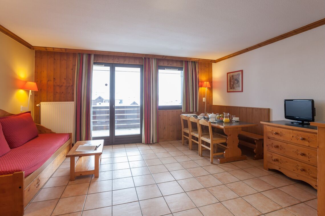 Living Area La Riviere Chamonix (2)
