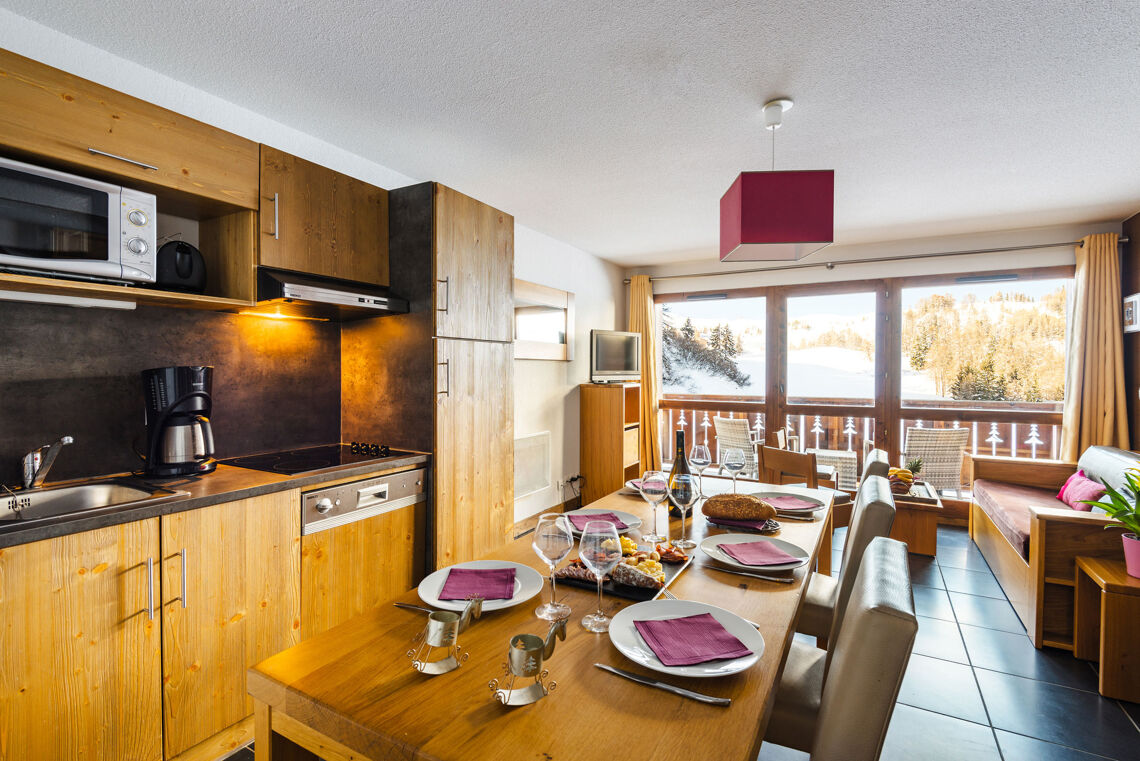 Chalets d'Edelweiss La Plagne Dinign table