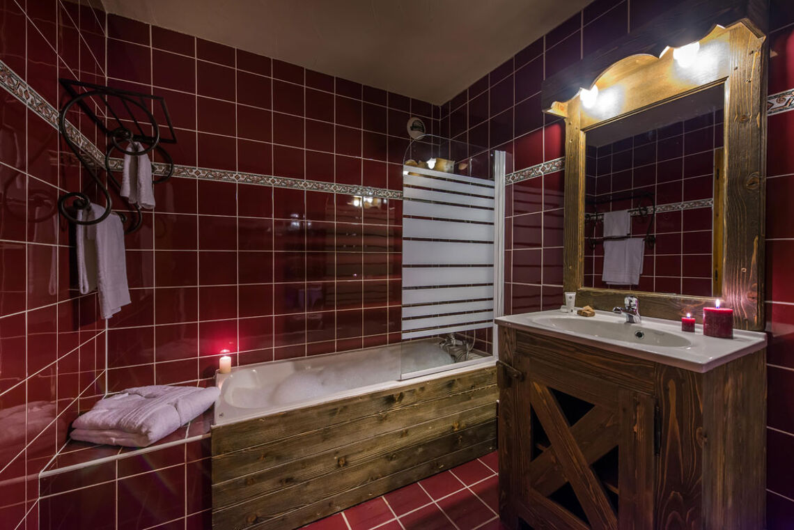 Chalet Val 2400 - Bathroom