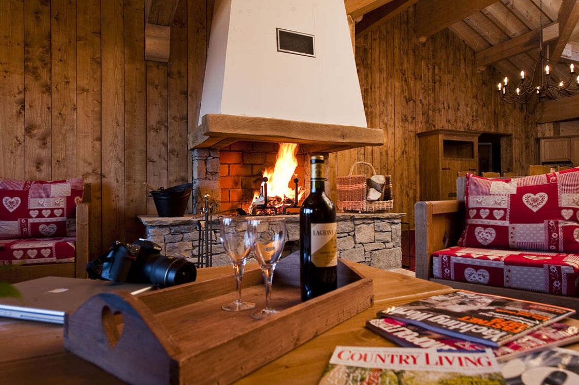 Apartment Fireplace in Chalet Le Refuge La Rosière