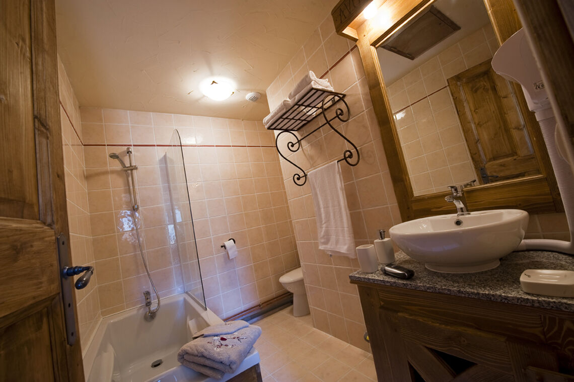 Bathroom in Chalet Le Refuge La Rosière 