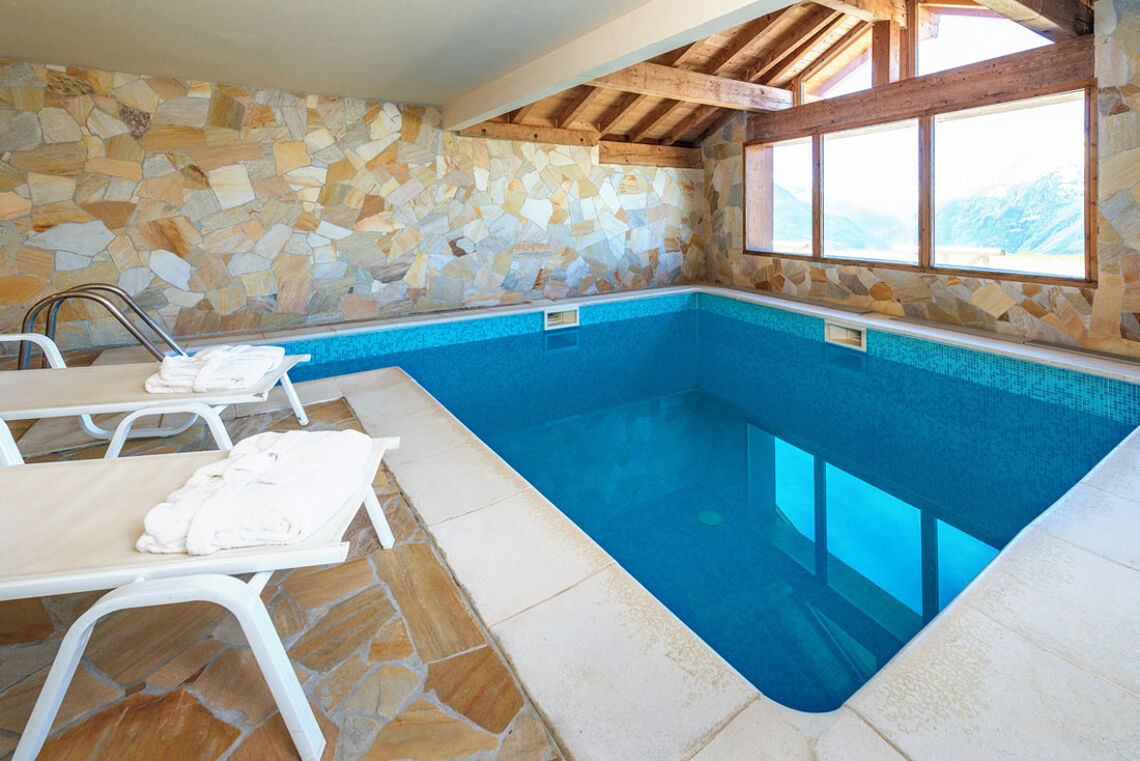 Swimming Pool in Chalet Le Refuge La Rosière 