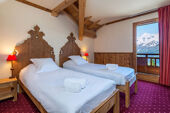 Twin Beds in Chalet Le Refuge La Rosière 