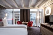 Large mezzanine room spacious view windows Hotel Ormelune Val d'Isere
