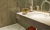 Shower room modern clean towels hairdryer Hotel Ormelune Val d'Isere