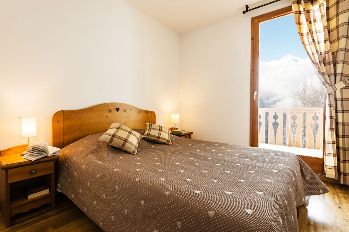 L'Arollaie Peisey Vallandry Double bed