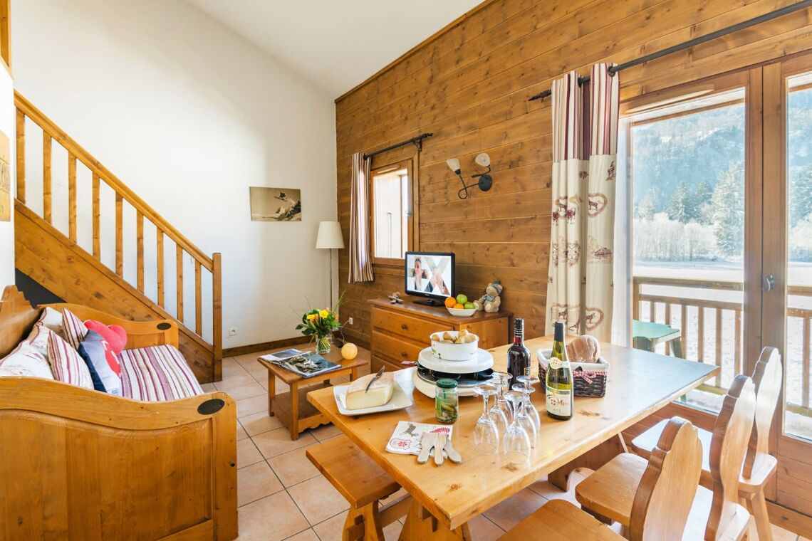 Ferme de Samoens dining lounge area