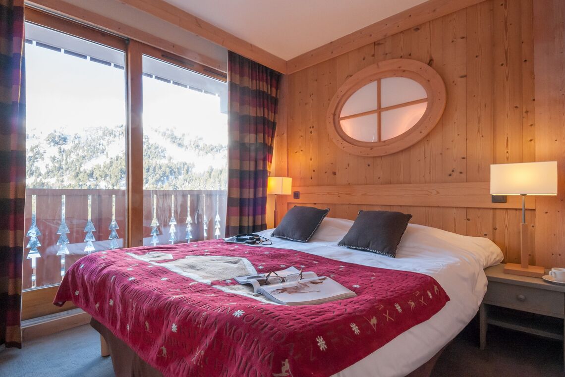 Double Bed Les Crêts Meribel