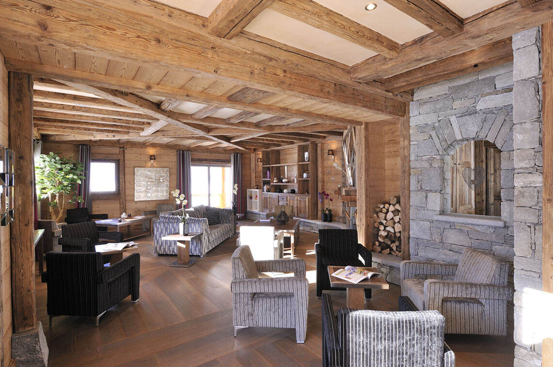 Public Lounge at Le Jhana Tignes