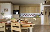 L'Orée des Cimes, dining and kitchen space