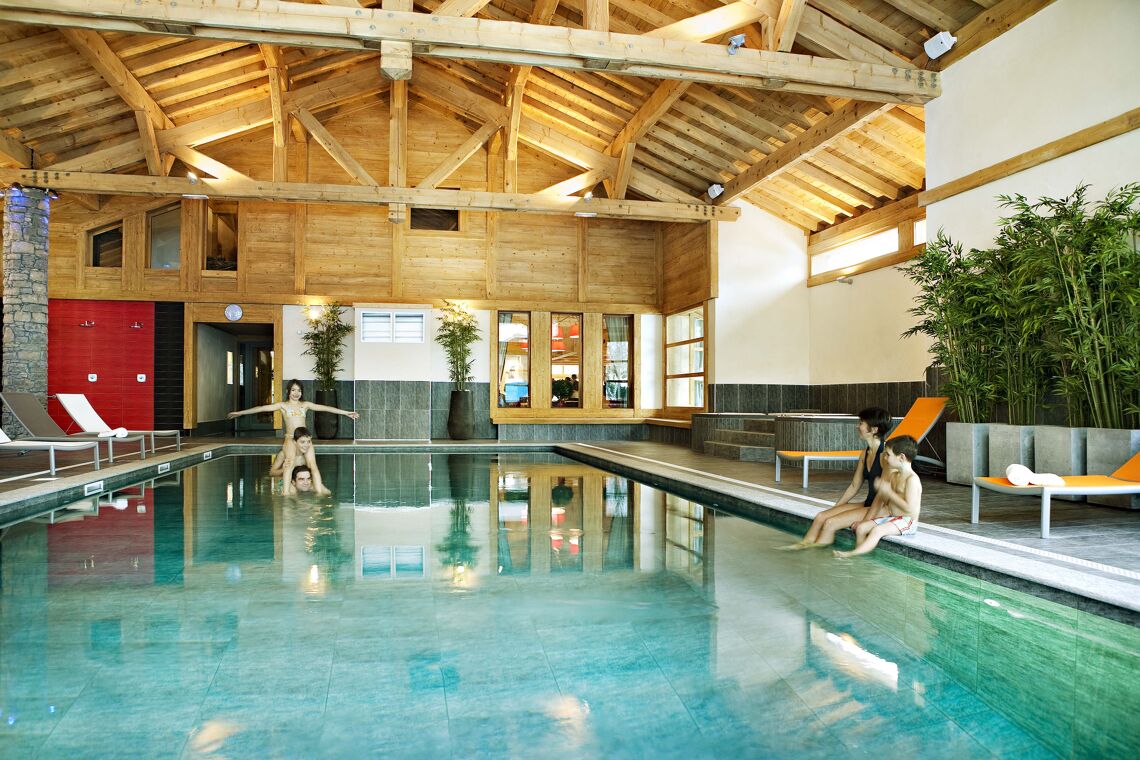 Swimming Pool-La Reine des Prés- Samoens