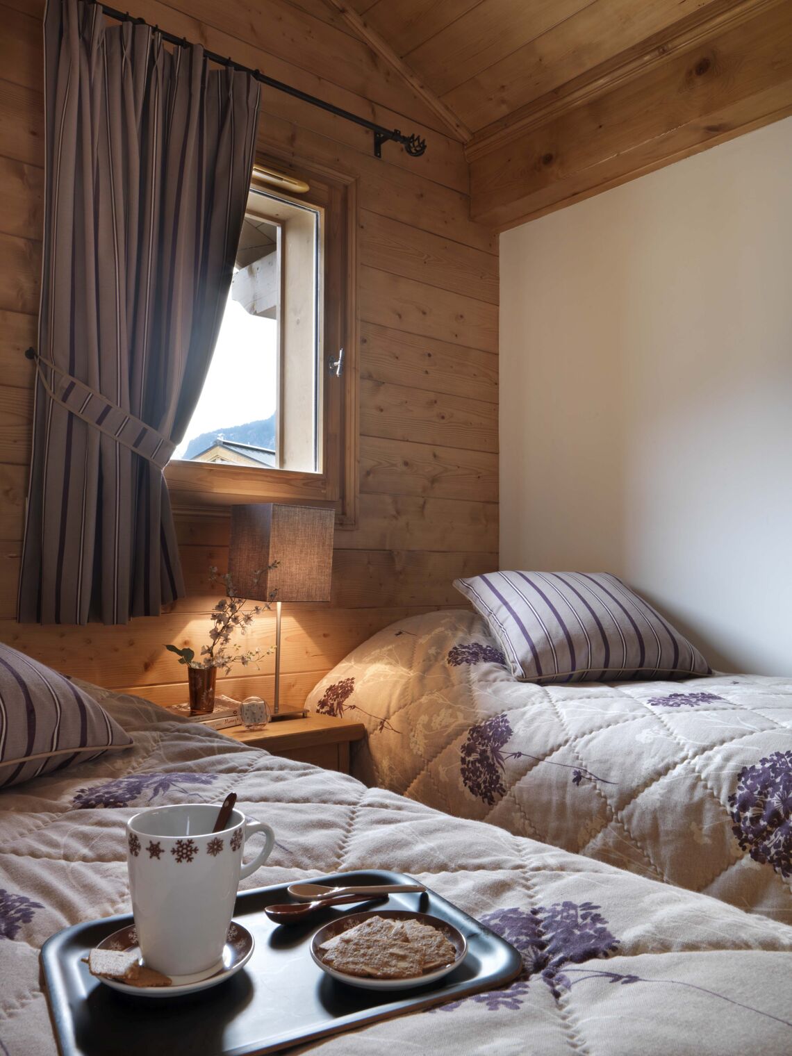 Reine Des Pres, Samoens, Twin Bedroom