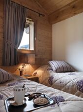 Reine Des Pres, Samoens, Twin Bedroom