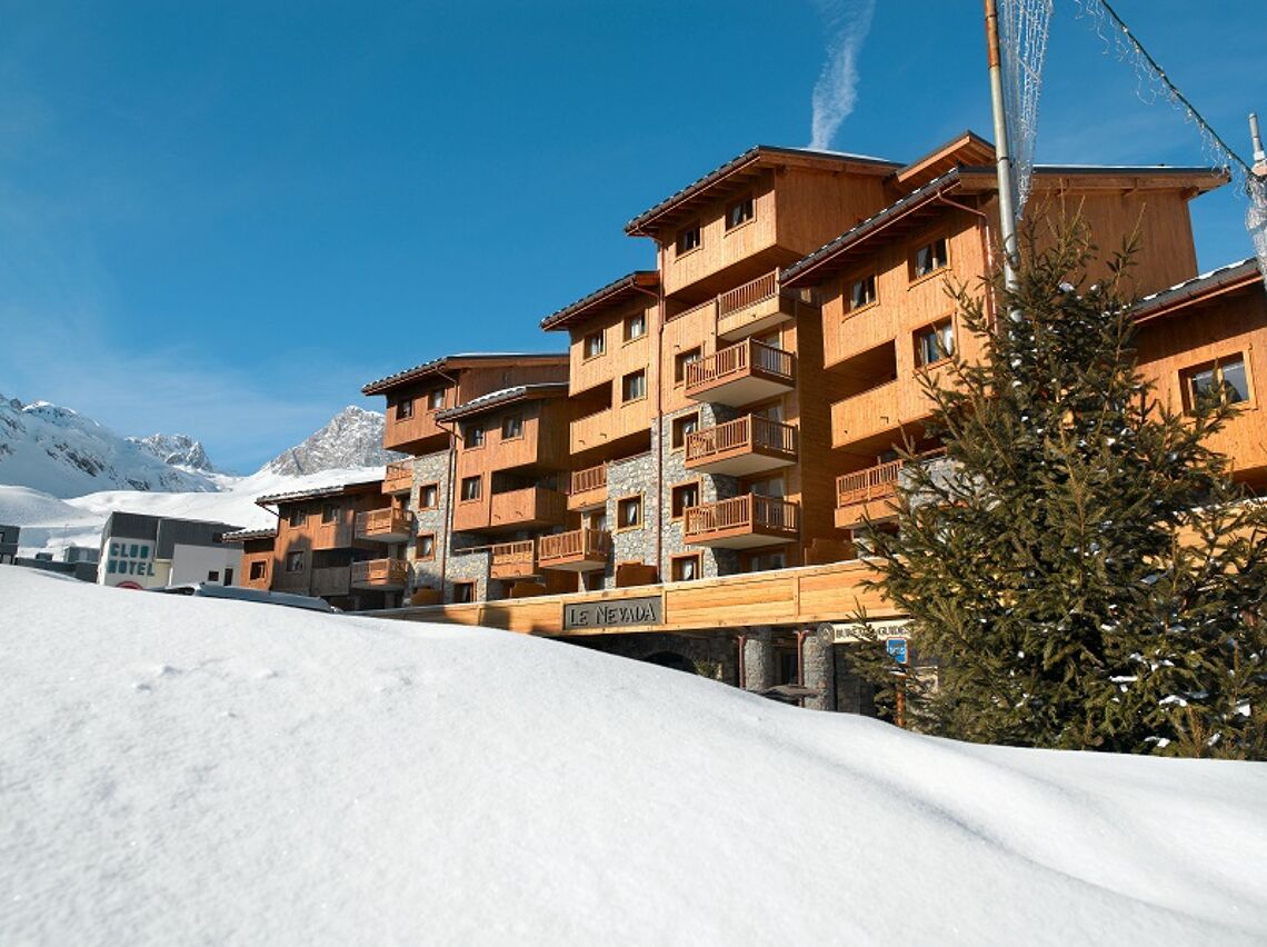 Le Nevada, Tignes from the outisde