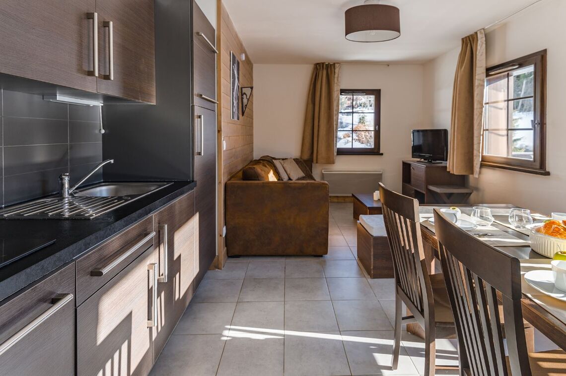 Emiguy kitchen dining area