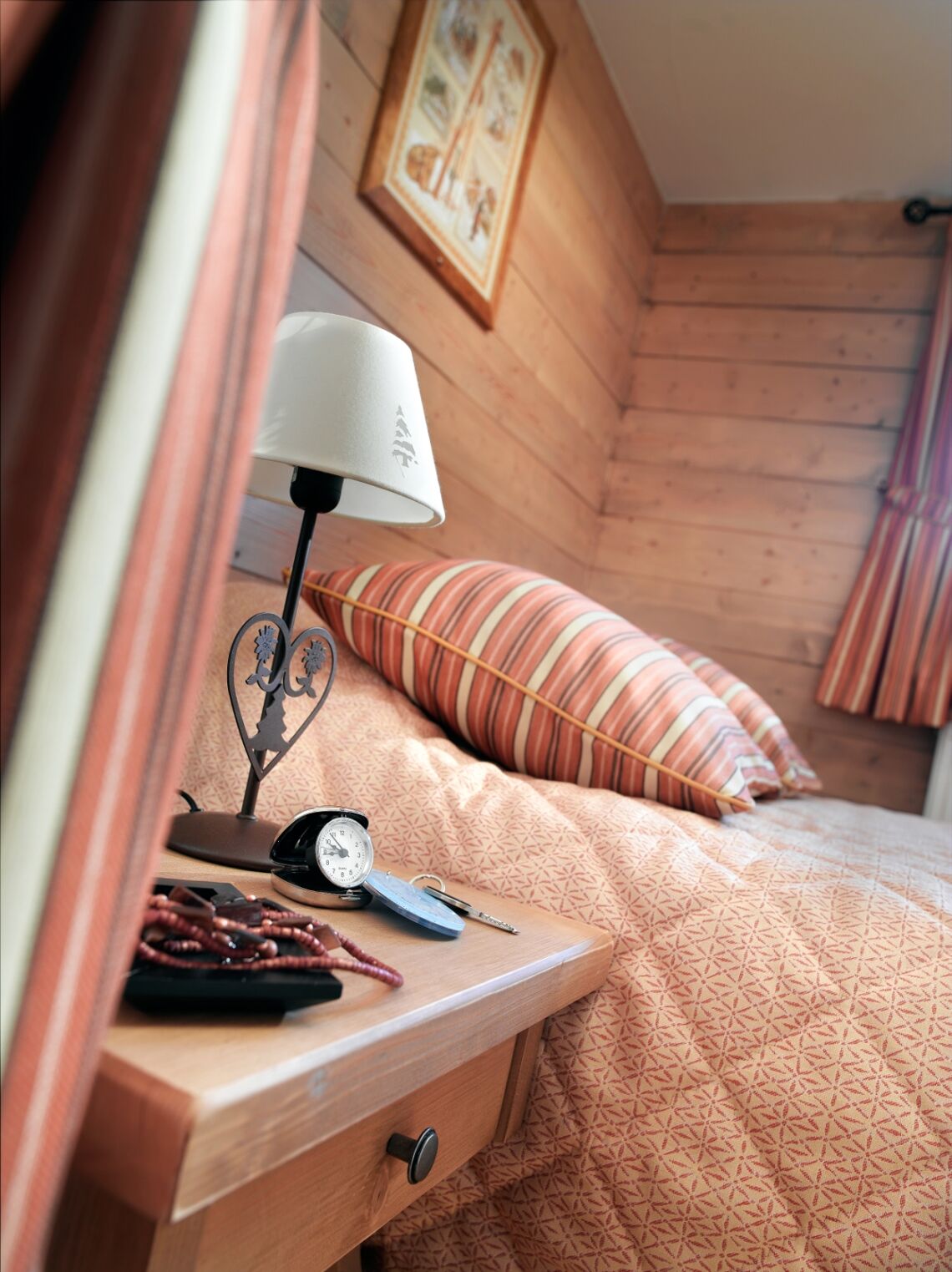 Bedroom in Les Alpages De Champagny