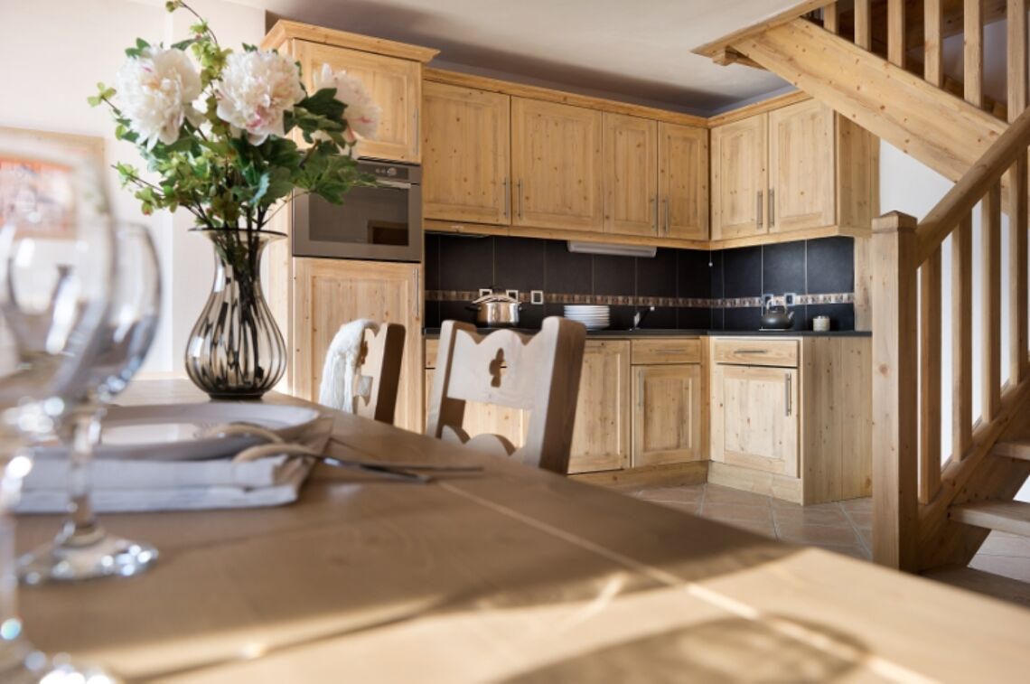 Village de Lessy kitchen and dining