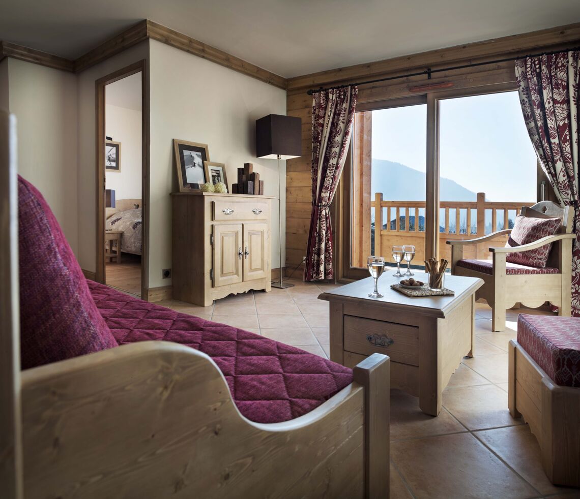 Living Area and Balcony - Les Chalets de Jouvence - Les Carroz