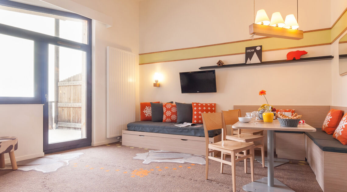 Electra superior apartment dining lounge