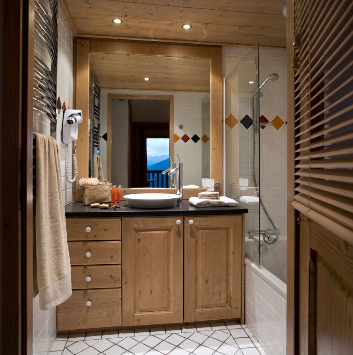 Les Fermes de Sainte Foy bathroom