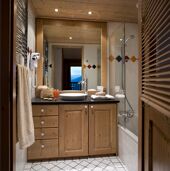 Les Fermes de Sainte Foy bathroom