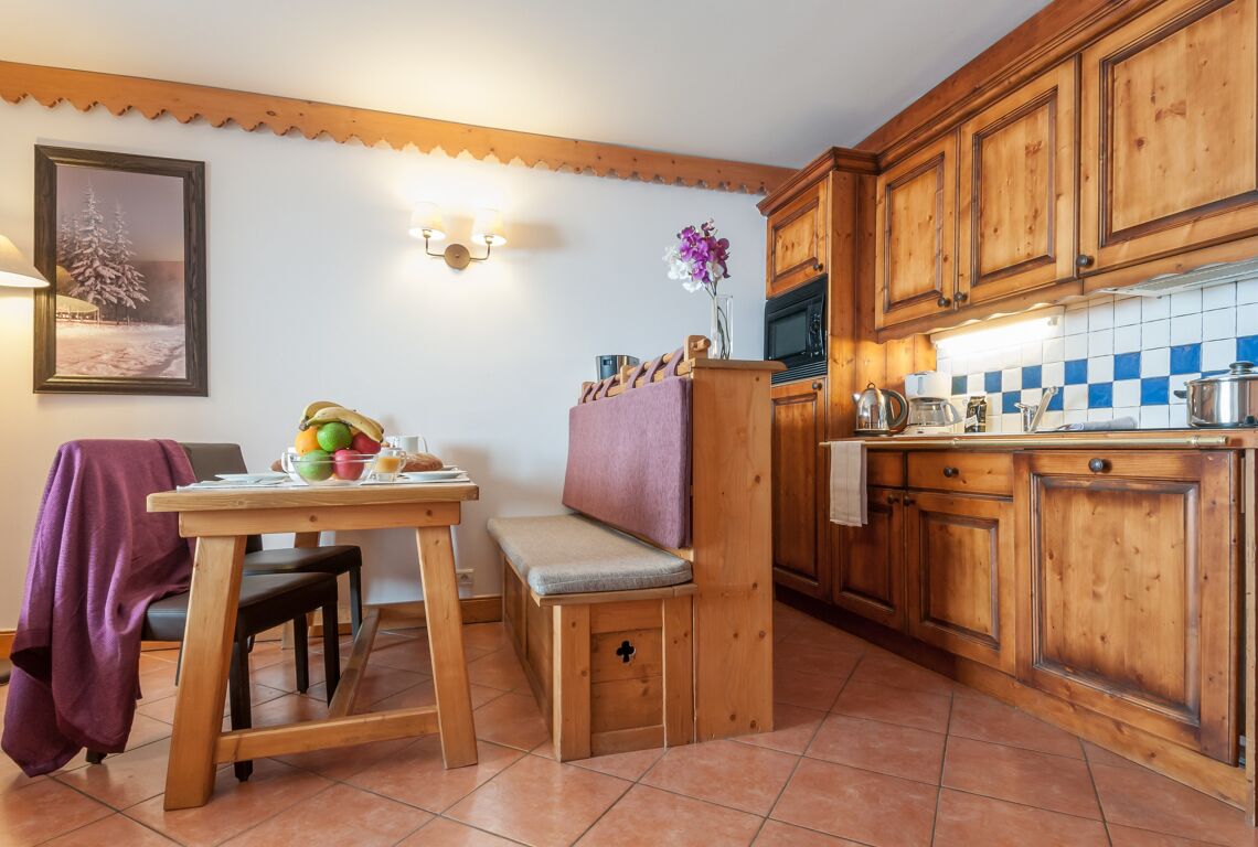 Kitchen Dining Les Hauts Bois La Plagne