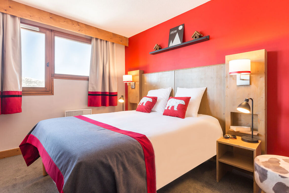 Double bedroom in L'Ours Blanc, Alpe d'Huez