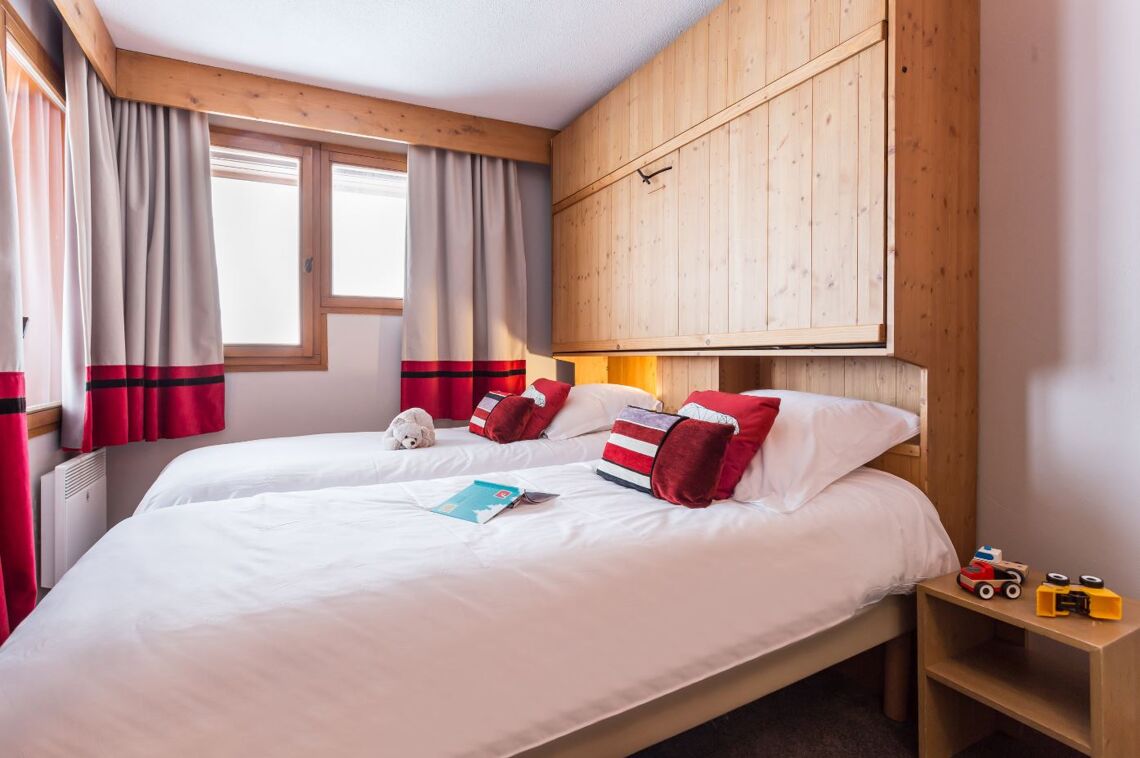 Twin Bedroom L'Ours Blanc