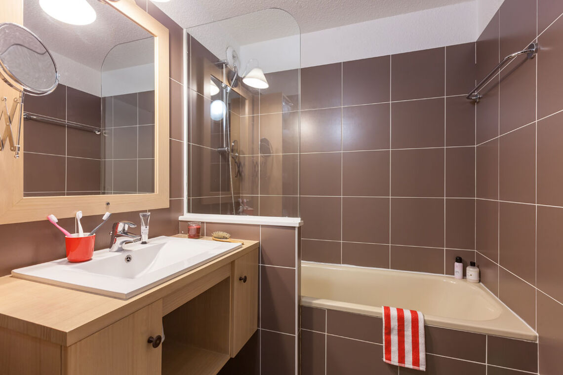 Les Bergers Bathroom - Alpe d'Huez