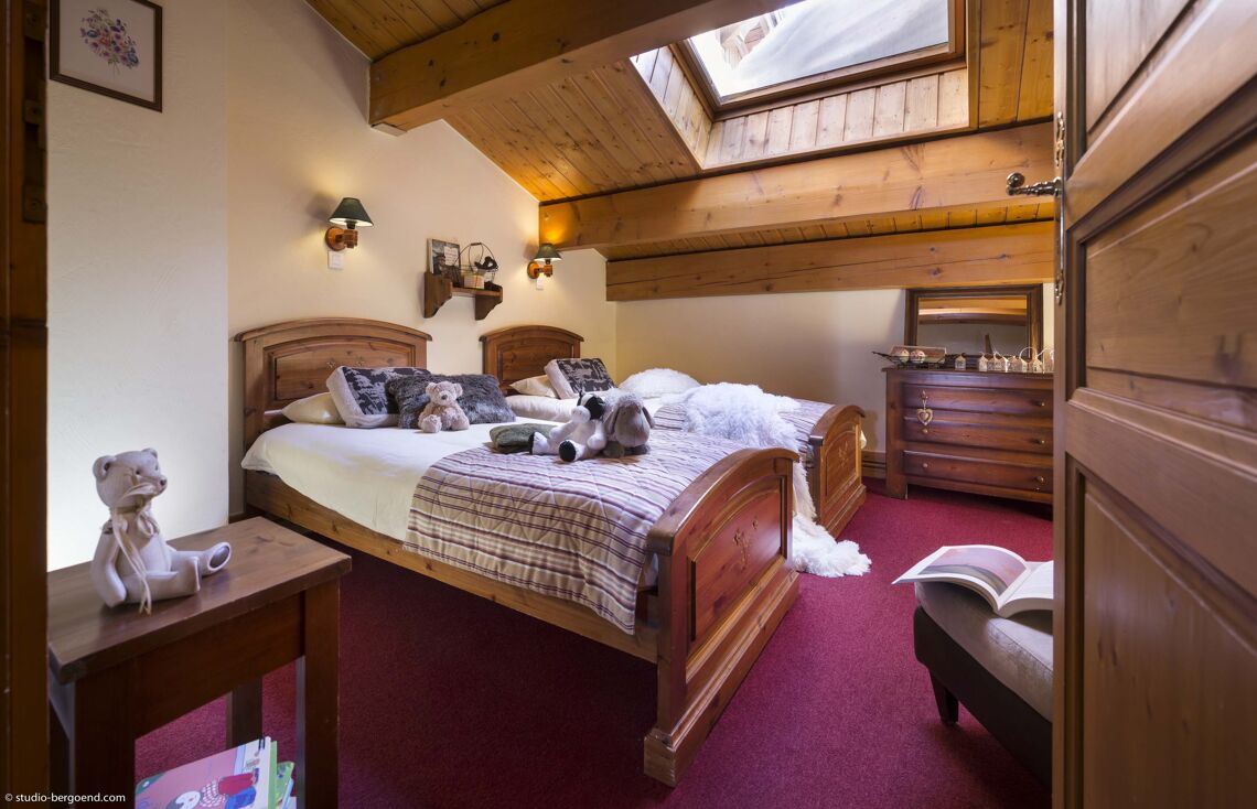 La Plagne Les Cimes Twin Bedroom 