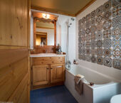 bathroom le vallon belle plagne