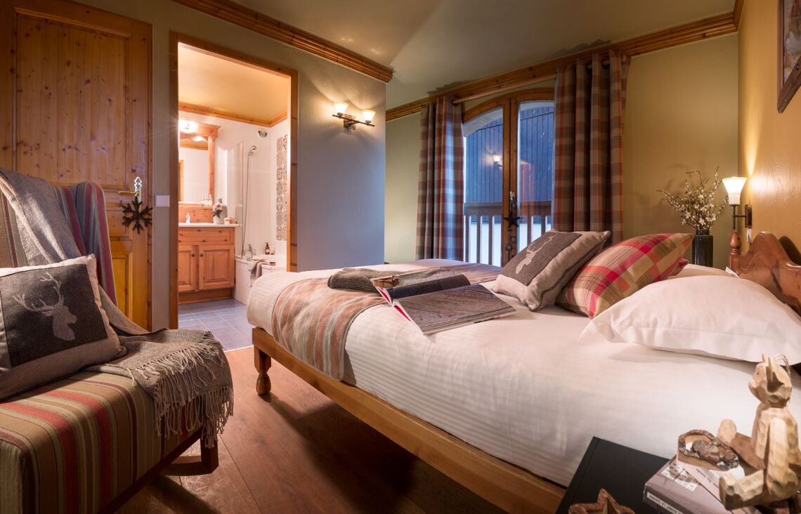 Vallon Double Bedroom