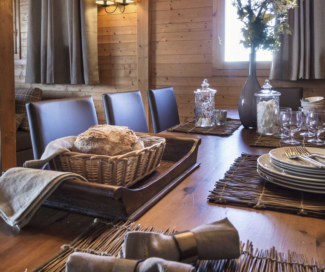 Sapiniere Les Menuires Dining Table Set