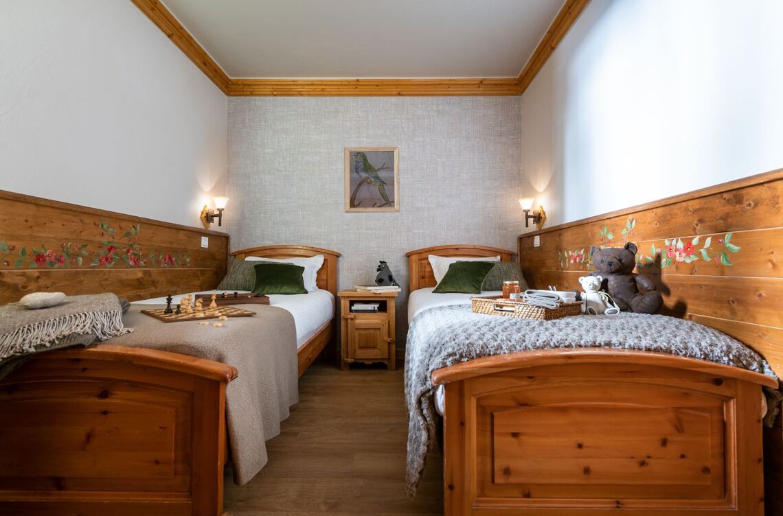 Soleil twin bedroom