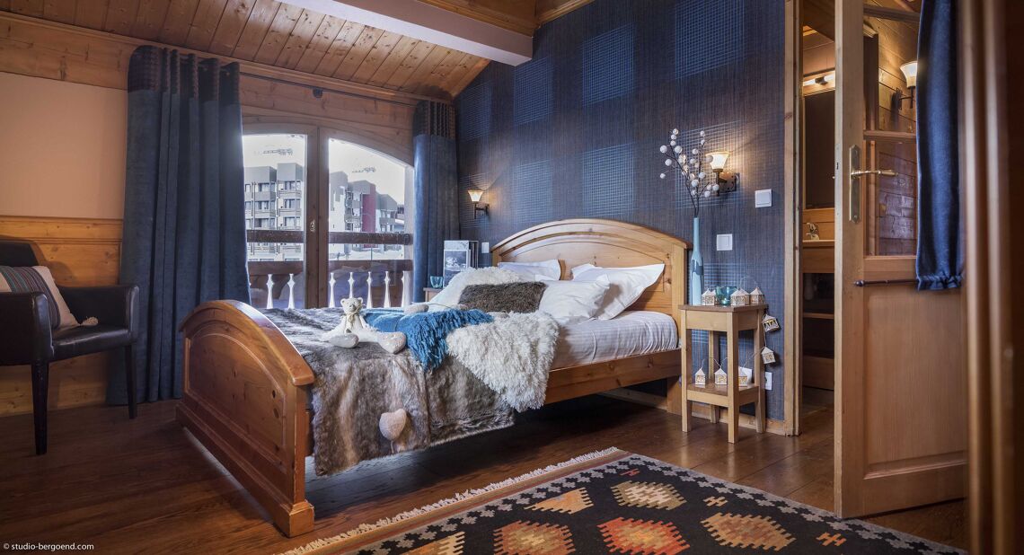 Chalet Lombarde Val Thorens Double Bedroom