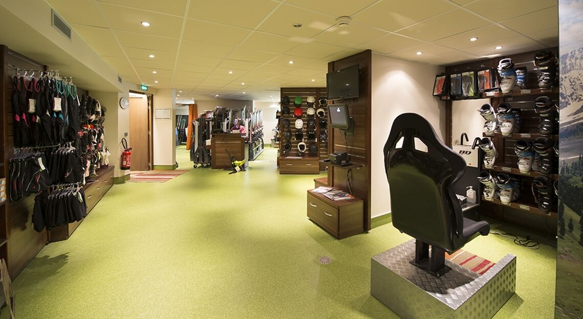 Hameau du Kashmir Val Thorens Ski Shop