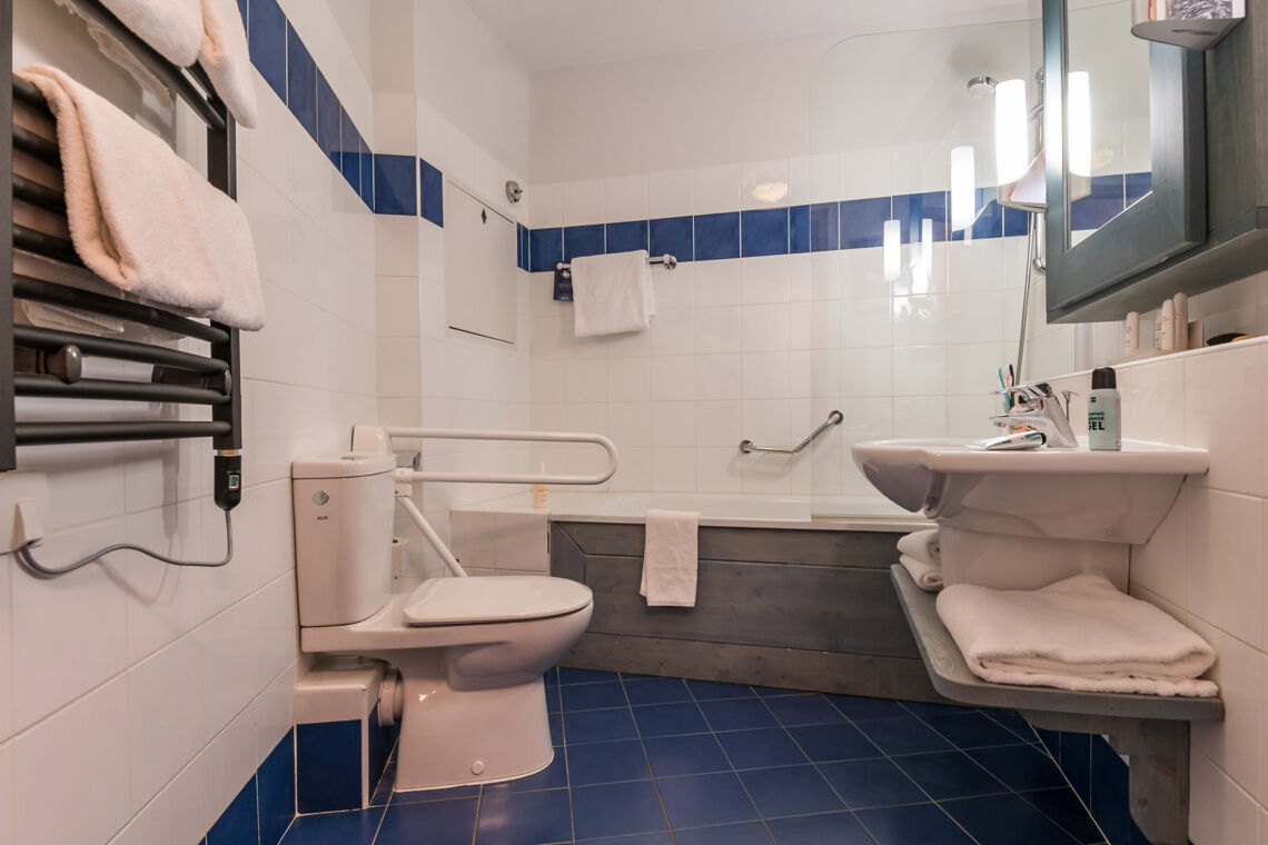 Arc 1950 bathroom