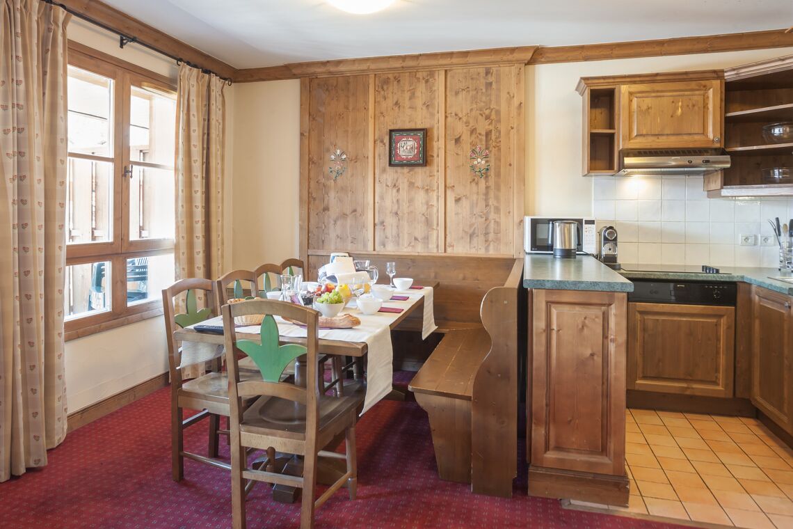 Kitchen Dining Le Village Arc 1950