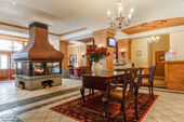 Le Village 1950 reception and lobby - Fire