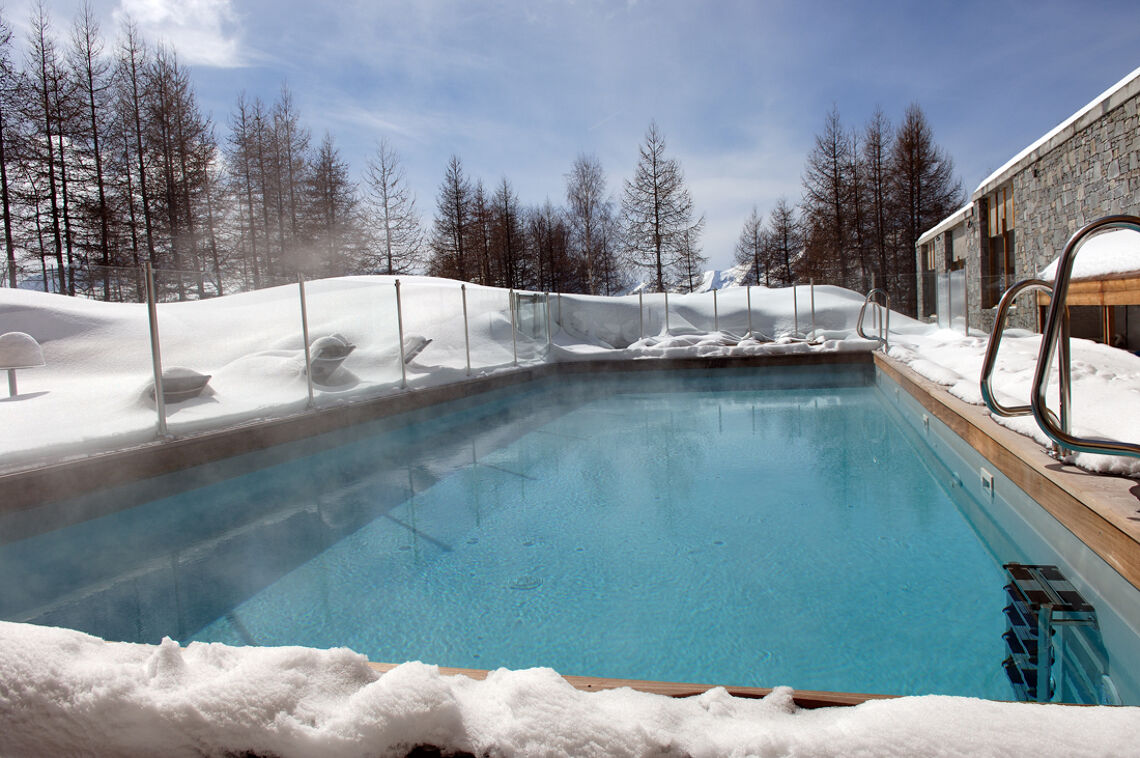 Hotel Alpenrose - outdoor heated swimming pool - Alpe D'Huez