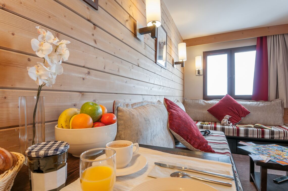 Dining Table Saskia Falaise Avoriaz