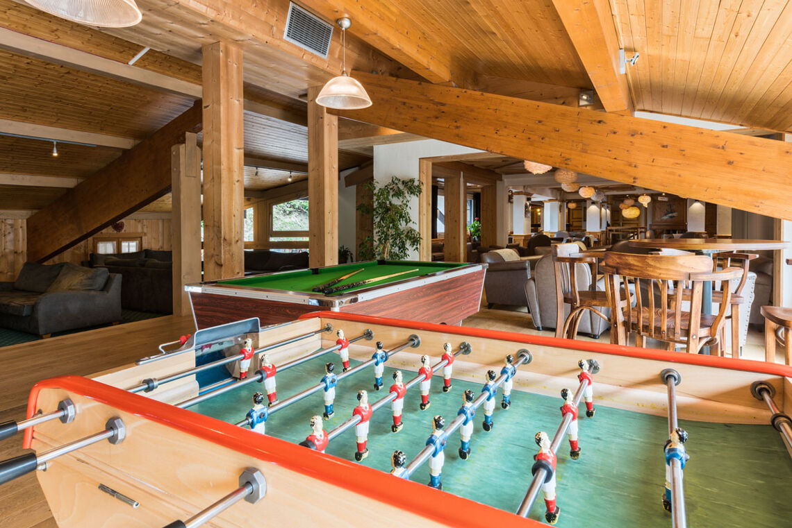 Pool table baby foot table football Hotel Le Petit Dru Morzine
