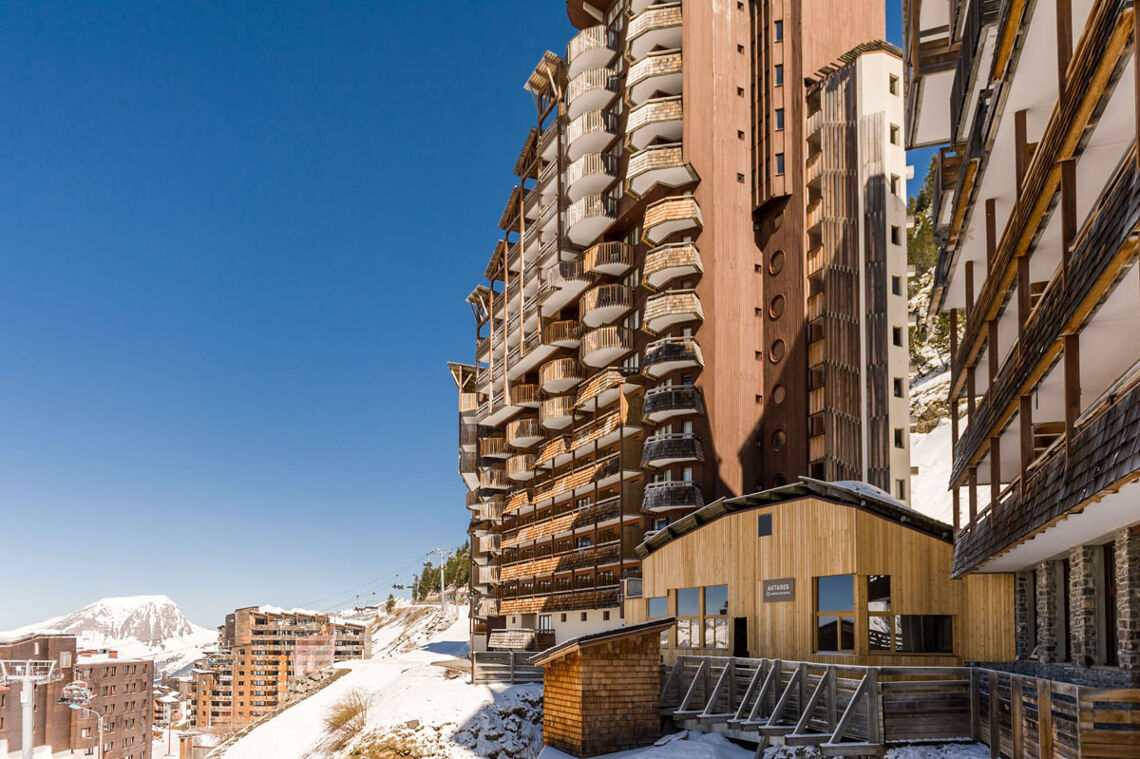 Exterior, Antares Avoriaz