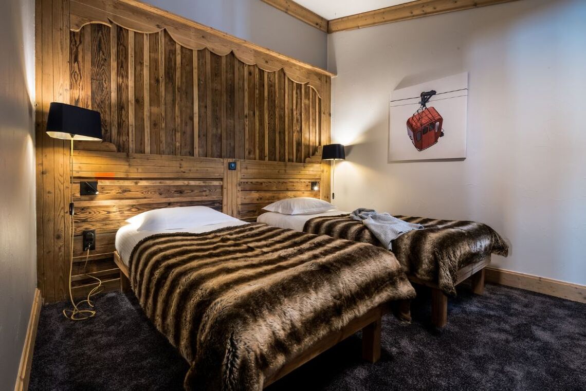 Twin Bedroom