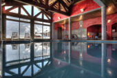 Swimming pool at Hotel les Suites du Montana