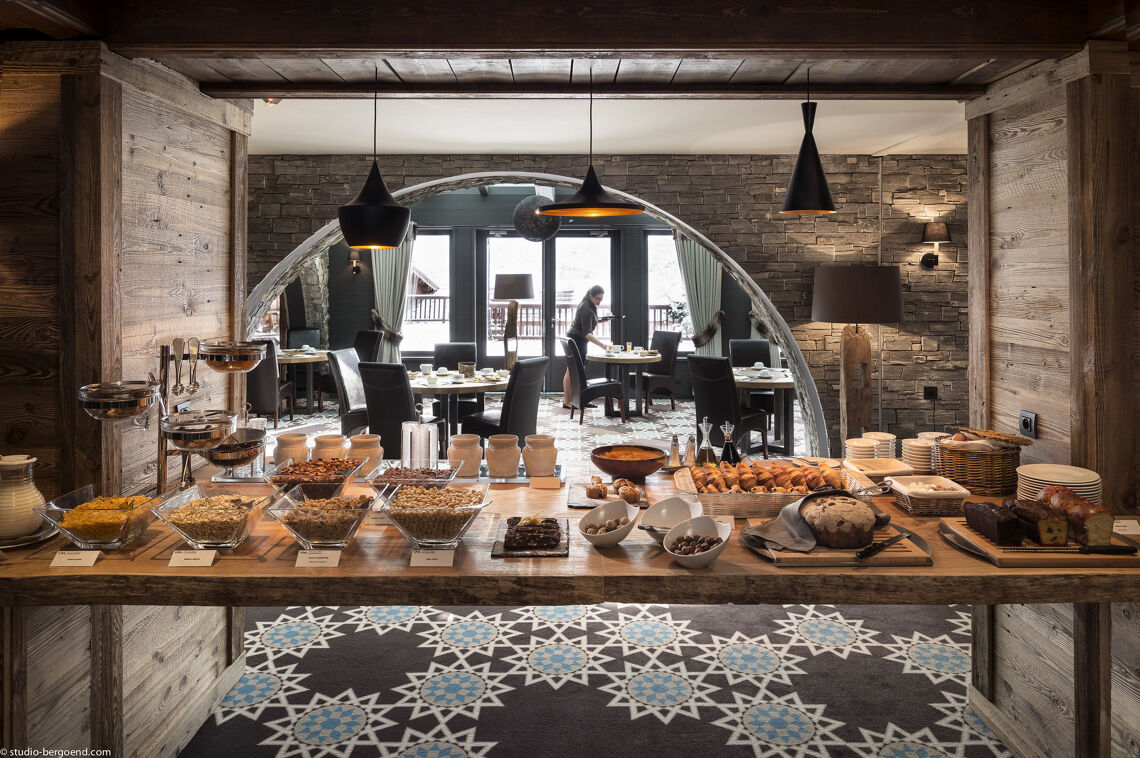 Breakfast buffet Hotel Village Montana